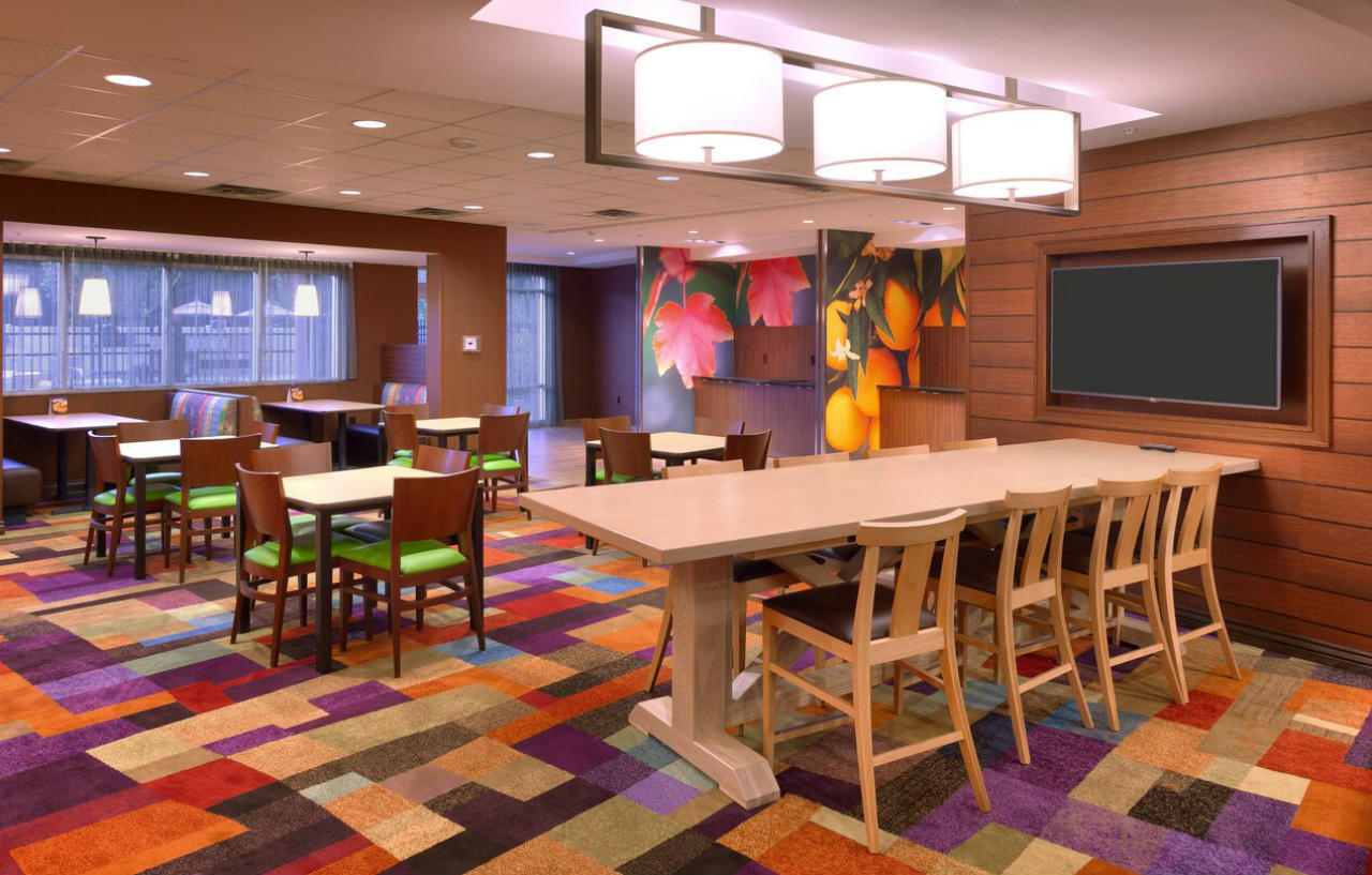 Hotel Fairfield & By Marriott