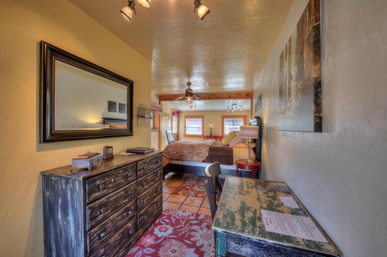 Cali Cochitta Vacation Rentals * Moab