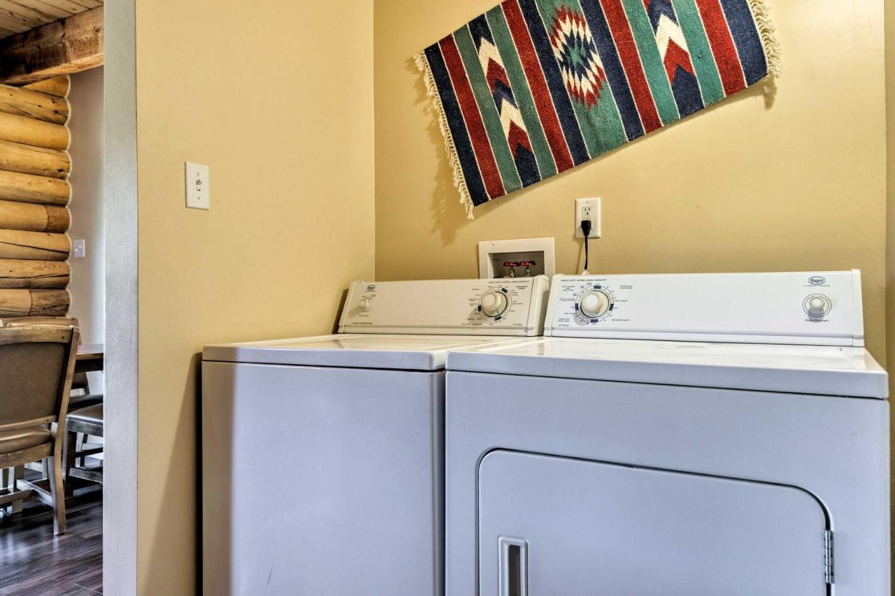 With Fire Pit, Views And Bbq 18 Mi To Moab! Holiday home