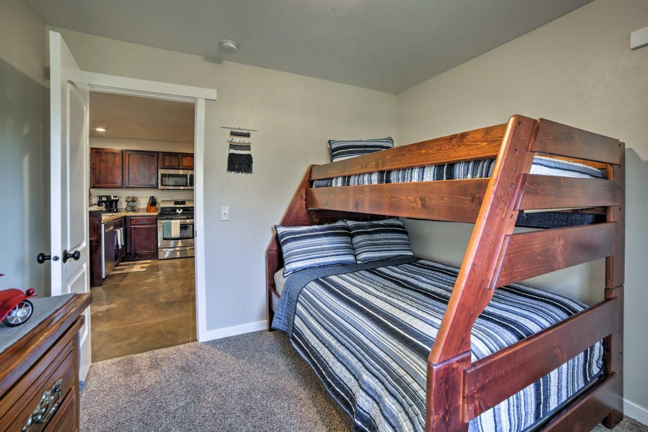 Mountain-view With Pool And Hot Tub Access! Holiday home Moab