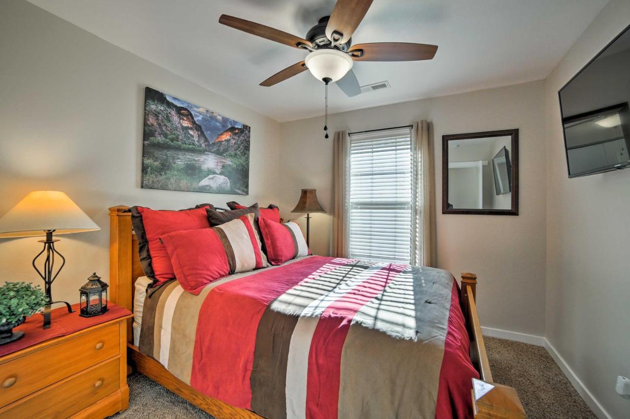 Mountain-view With Pool And Hot Tub Access! Holiday home Moab
