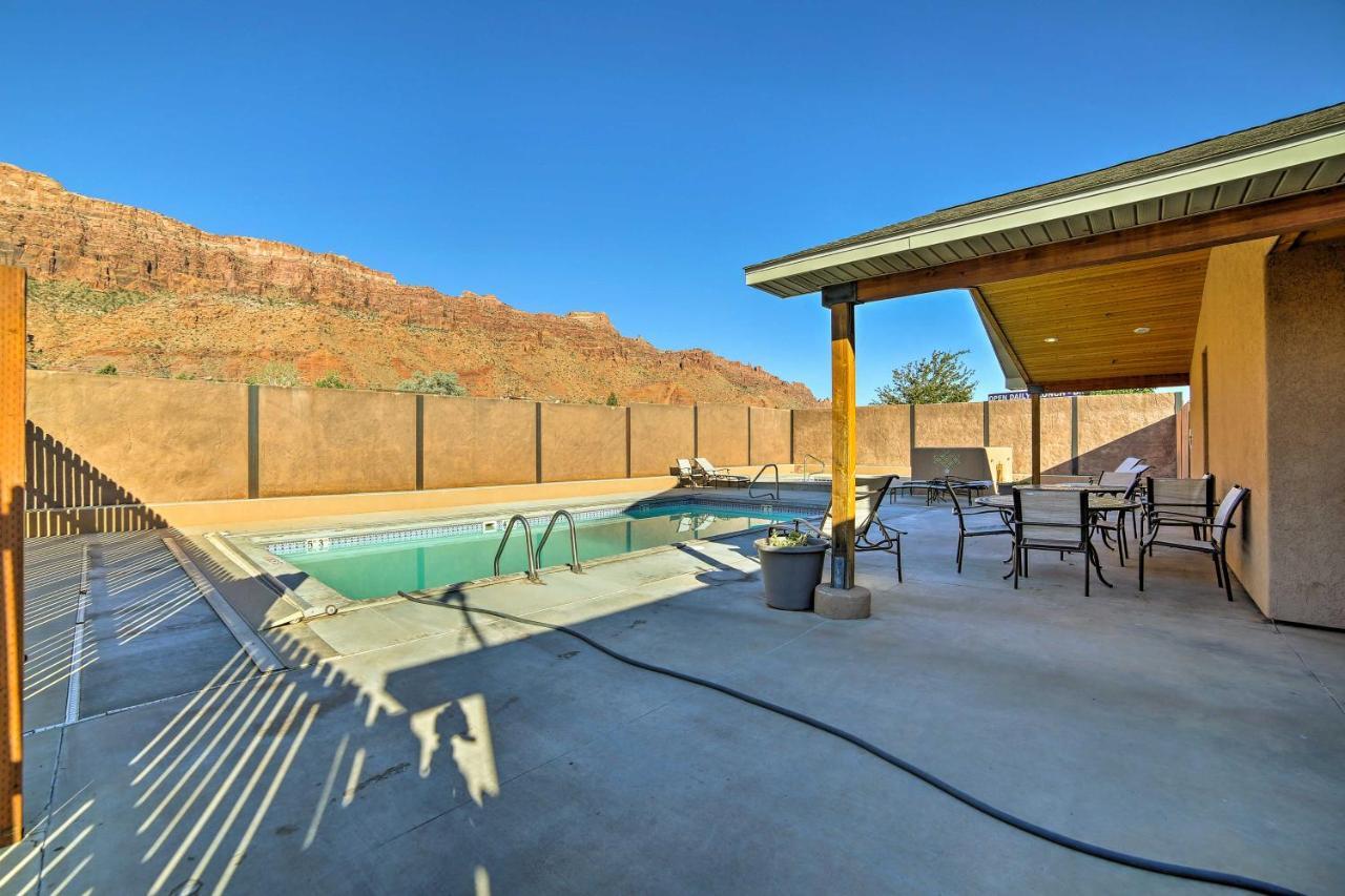 Mountain-view With Pool And Hot Tub Access! Holiday home