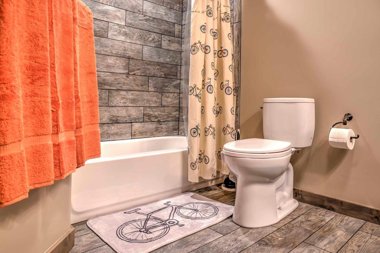 Holiday home Upscale With Red Rock Views And Hot Tub *