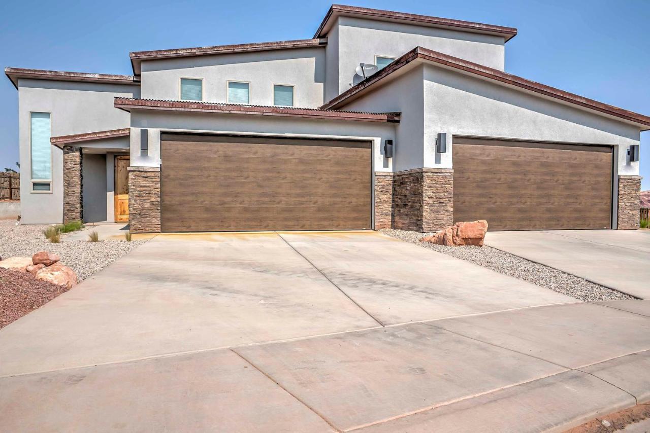 Upscale With Red Rock Views And Hot Tub Moab