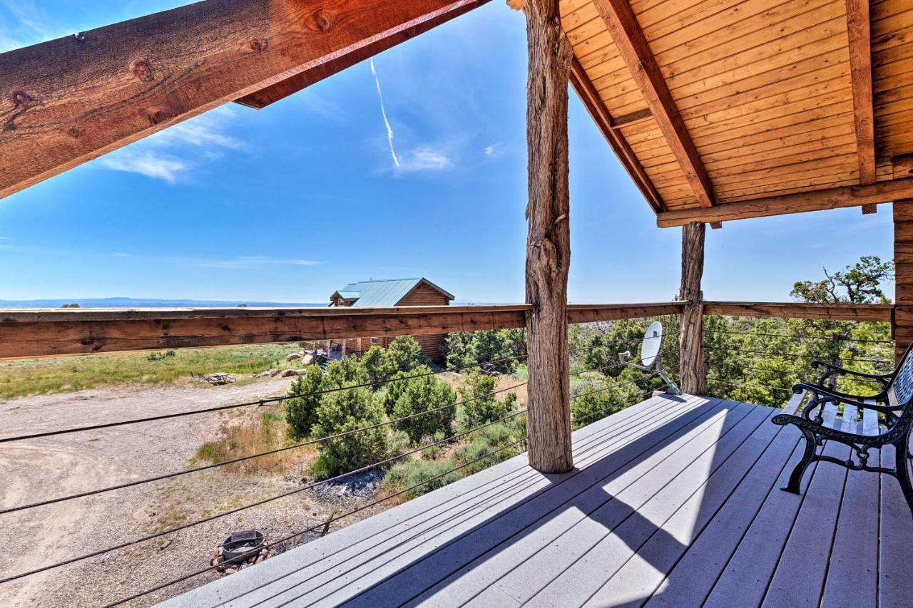 Holiday home With Fire Pit, Views And Bbq 18 Mi To Moab!
