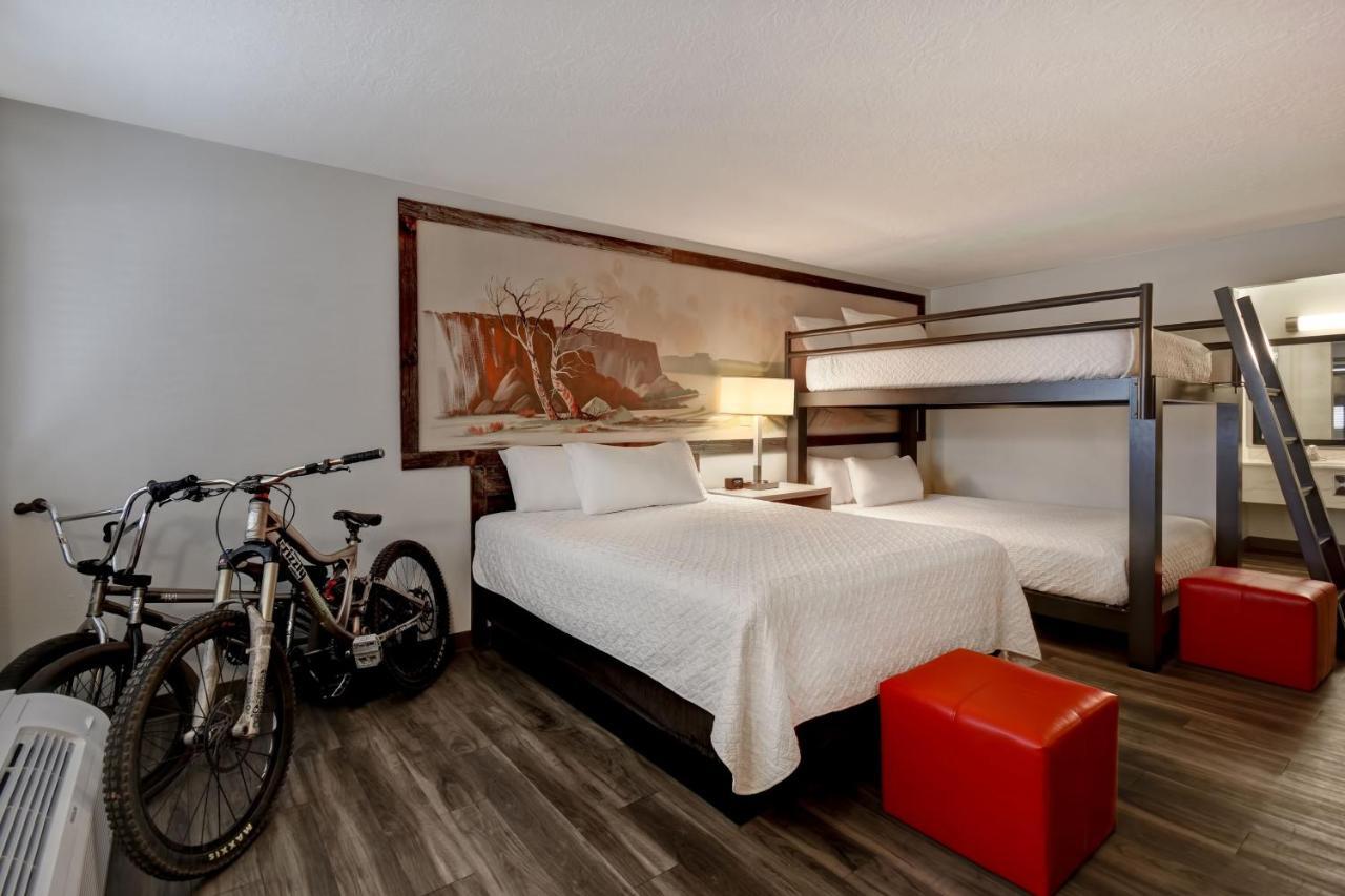 Expedition Arches National Park Motel 3*