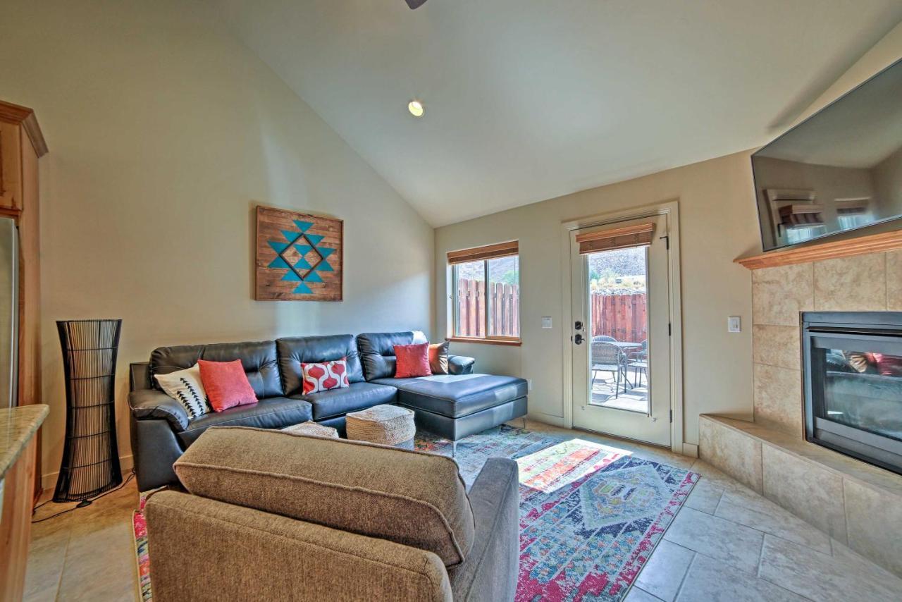 Townhome With Hot Tub And Patio - Near Arches Holiday home Moab