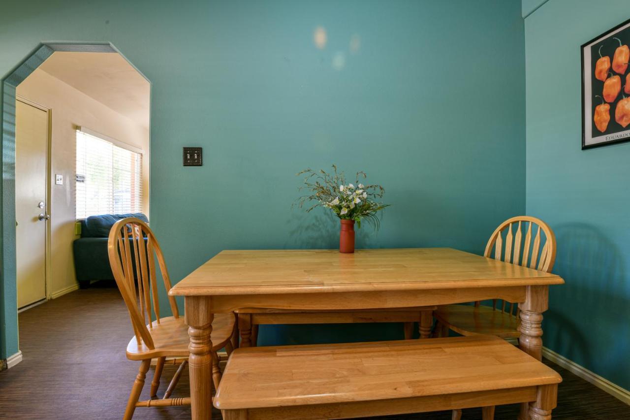 Holiday home 1 - Downtown 1 Bedroom Unit, Sleeps 6 With Shared Hot Tub