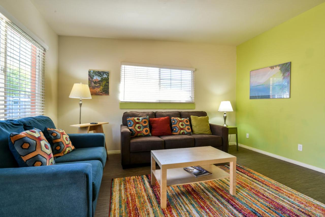 Holiday home 1 - Downtown 1 Bedroom Unit, Sleeps 6 With Shared Hot Tub *