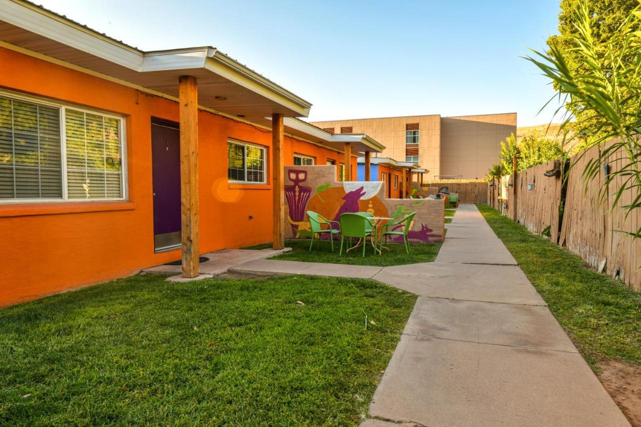 1 - Downtown 1 Bedroom Unit, Sleeps 6 With Shared Hot Tub Moab