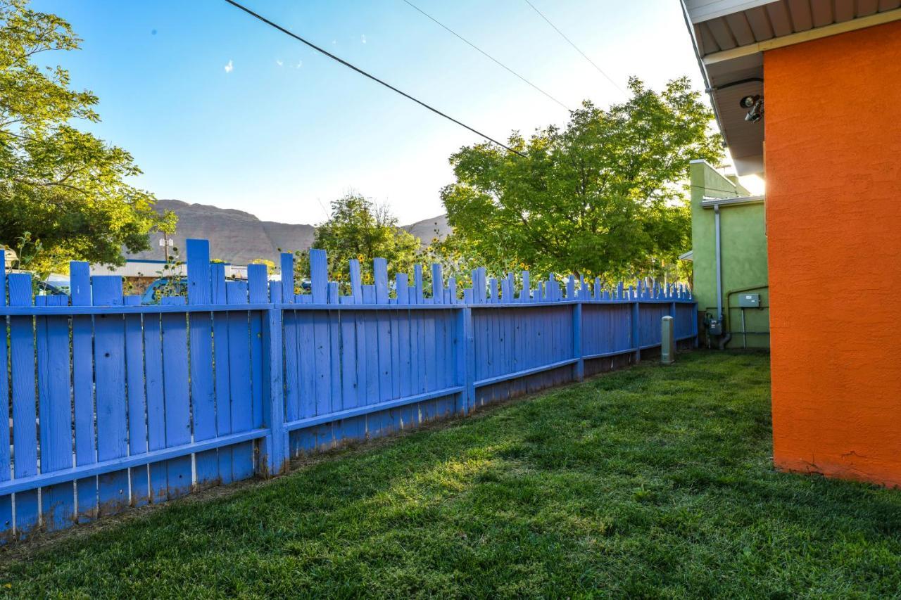 1 - Downtown 1 Bedroom Unit, Sleeps 6 With Shared Hot Tub Holiday home Moab