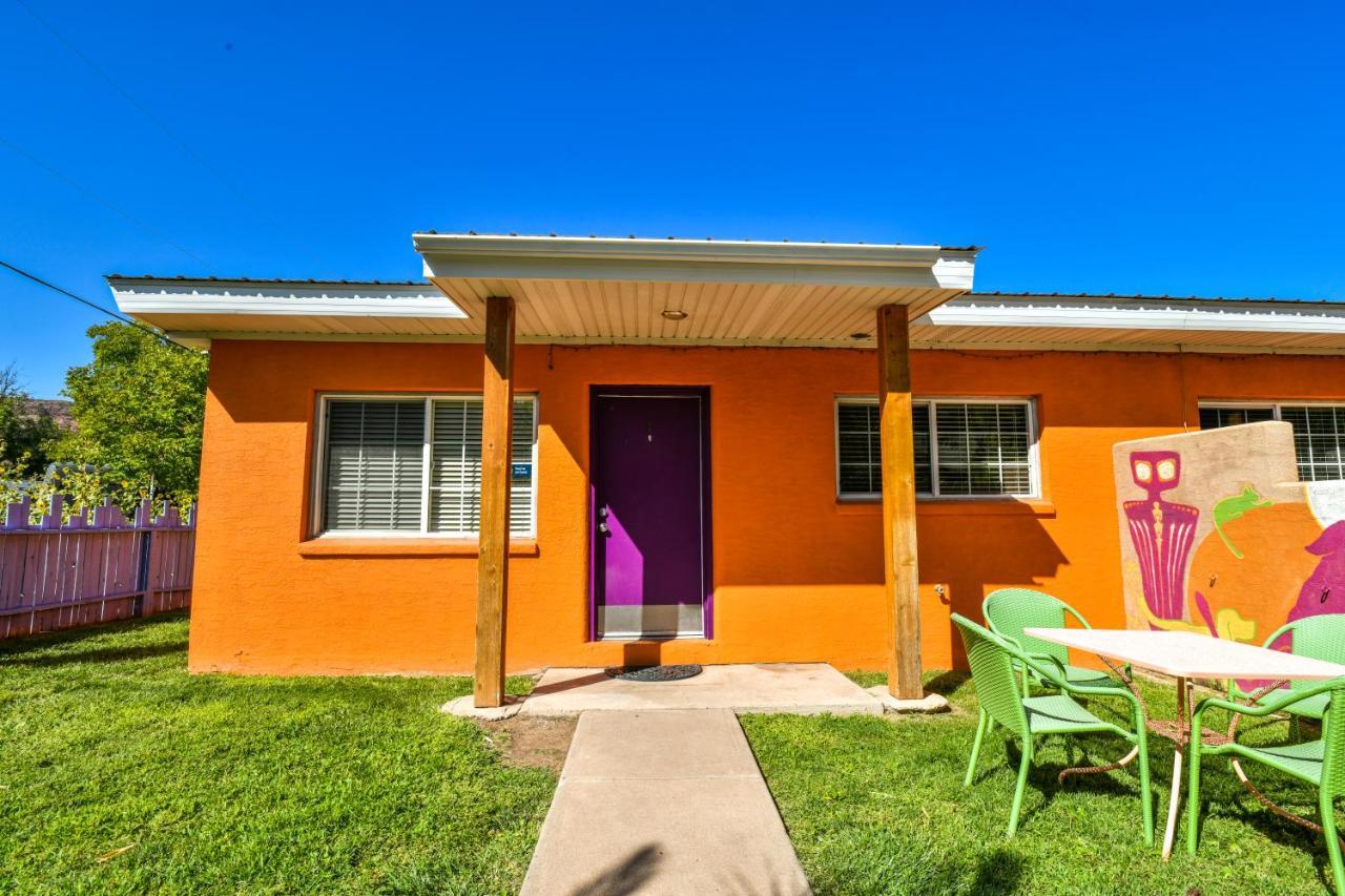 1 - Downtown 1 Bedroom Unit, Sleeps 6 With Shared Hot Tub Moab
