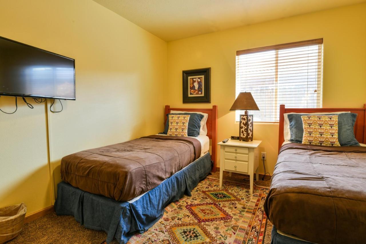 Cw343 - Great Downtown Location With A Private Hot Tub Holiday home *