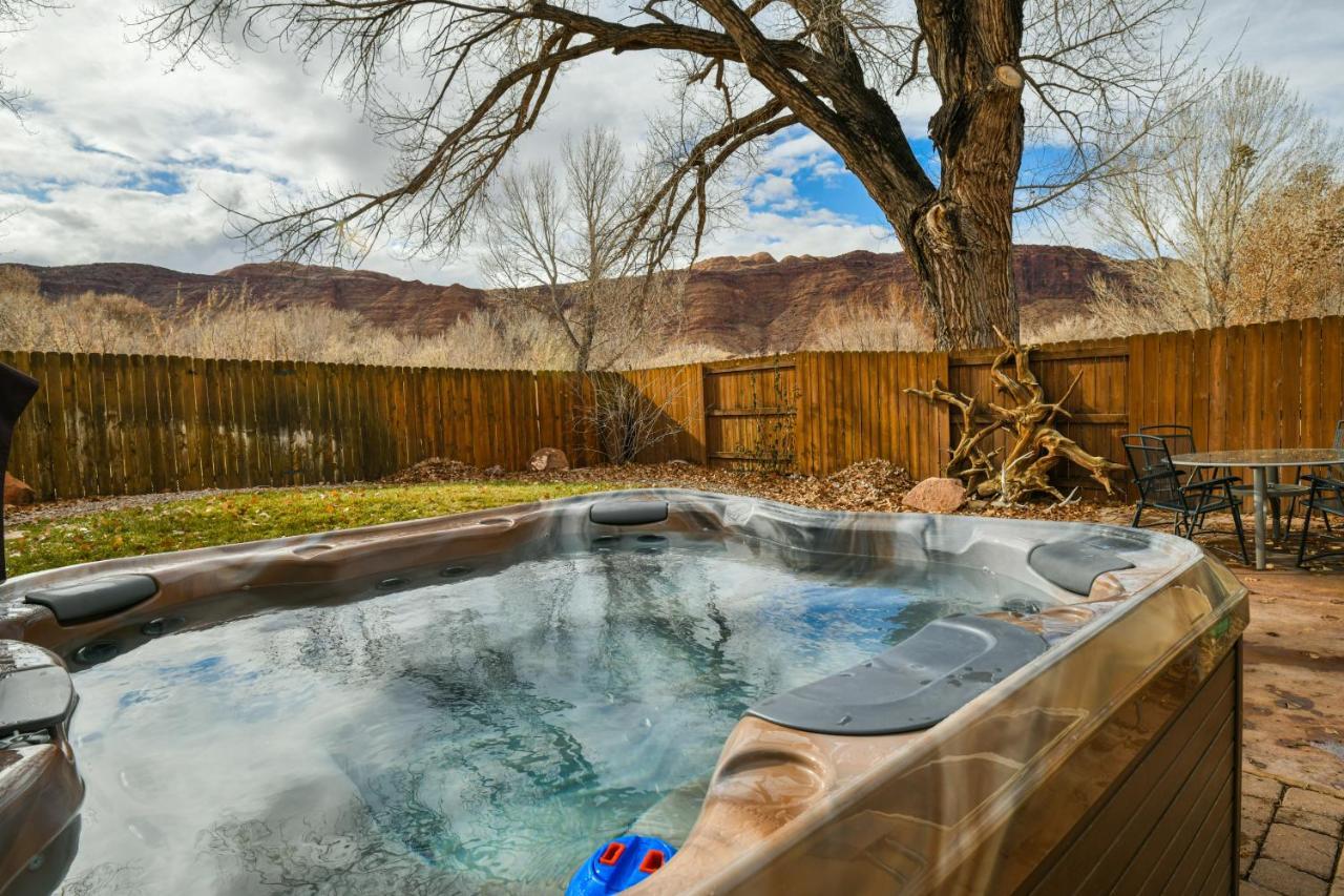 Cw343 - Great Downtown Location With A Private Hot Tub Holiday home