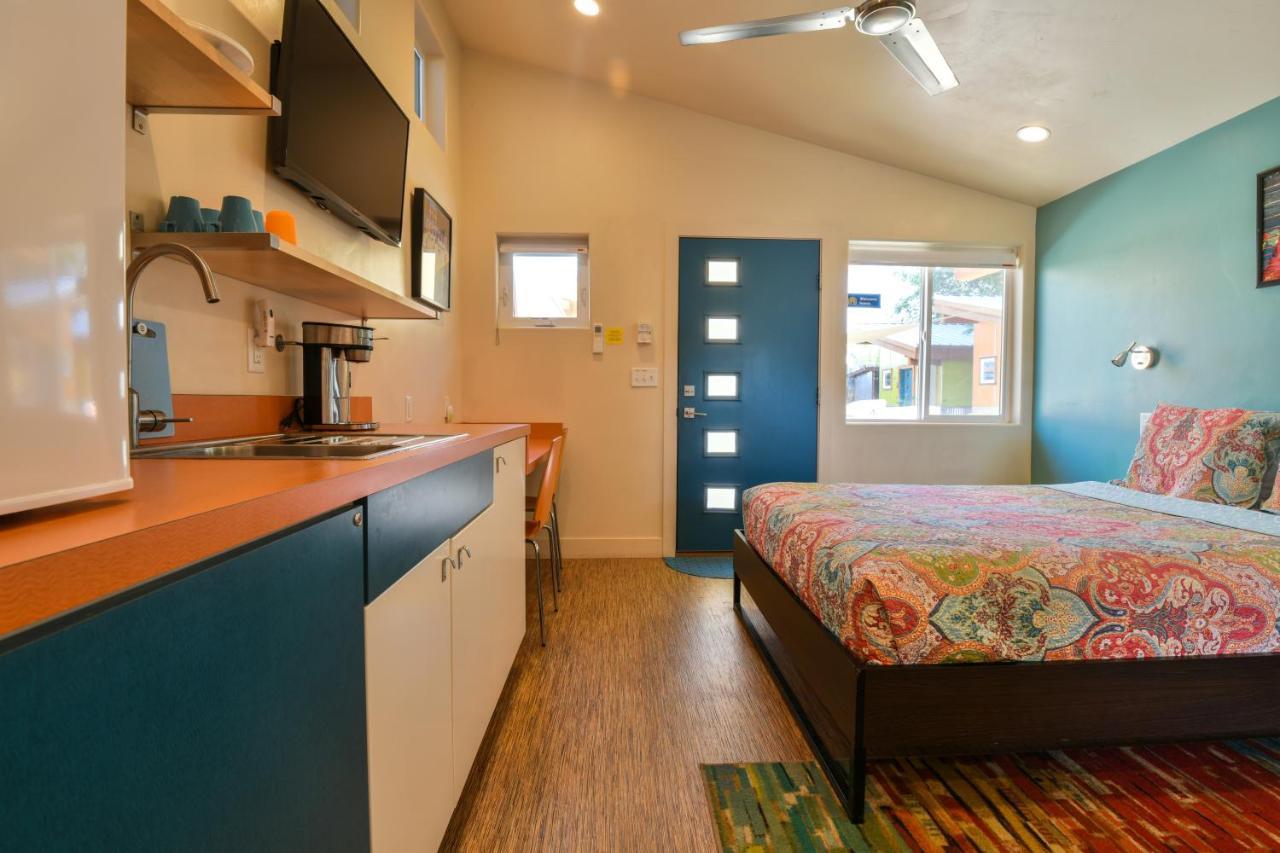 West 10 - Kokopelli West Studio. Downtown Location Hotel