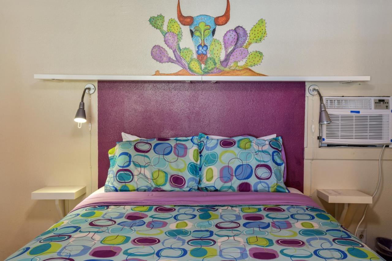 5 - Downtown Location. Studio With Shared Hot Tub. Minutes To Arches N.p. Hotel *