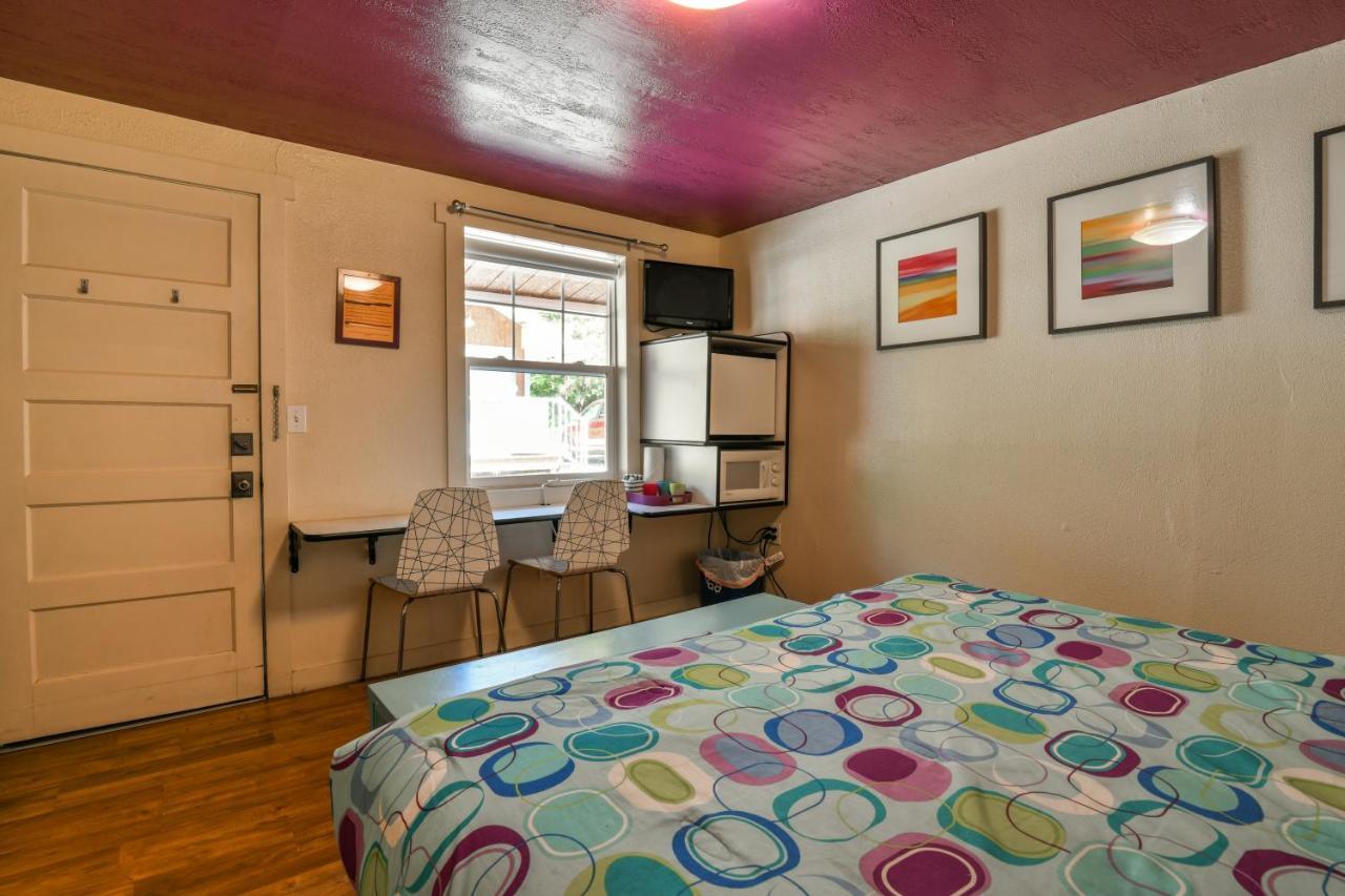 5 - Downtown Location. Studio With Shared Hot Tub. Minutes To Arches N.p. Hotel *