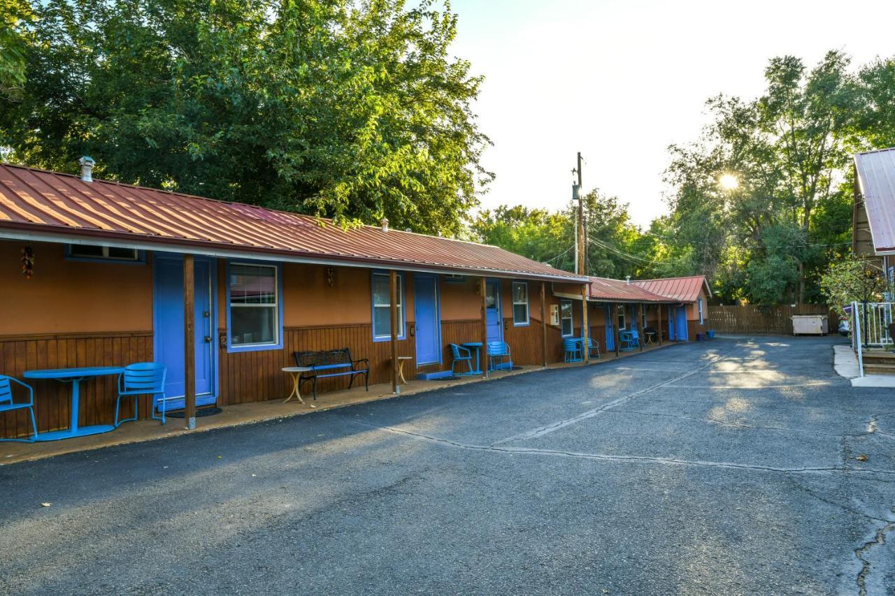 Hotel 7 - Downtown Location. Studio With Shared Hot Tub. Minutes To Arches N.p. Moab