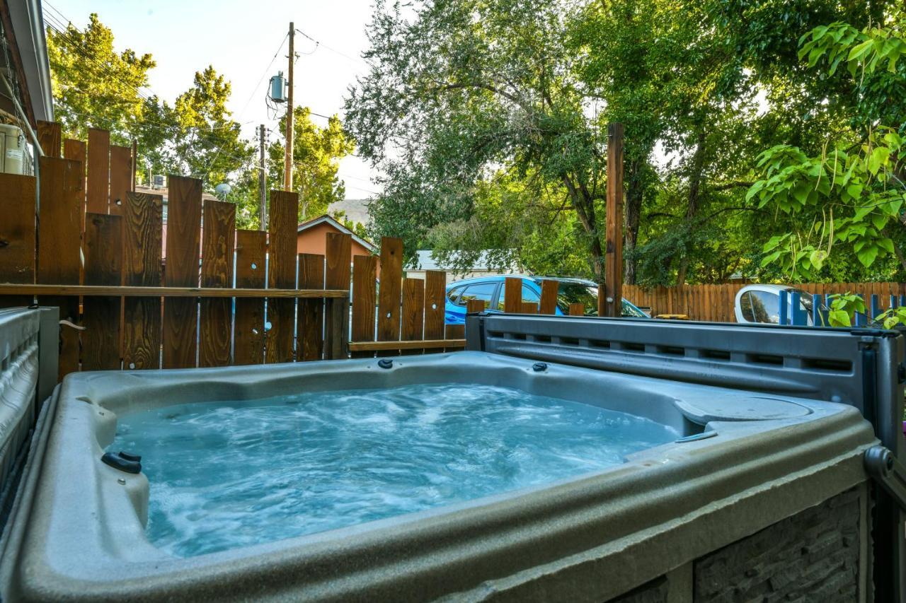 7 - Downtown Location. Studio With Shared Hot Tub. Minutes To Arches N.p. Moab
