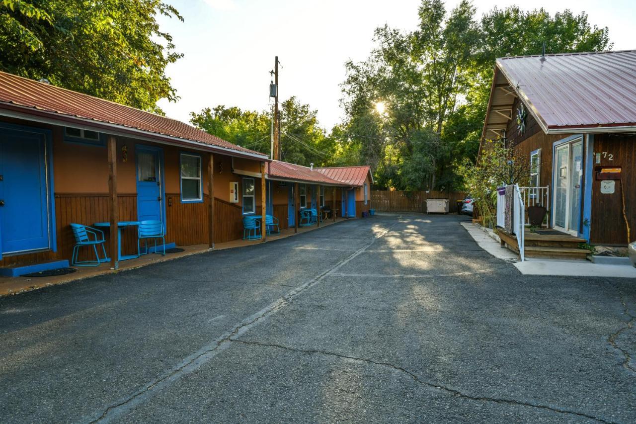 5 - Downtown Location. Studio With Shared Hot Tub. Minutes To Arches N.p. Hotel Moab