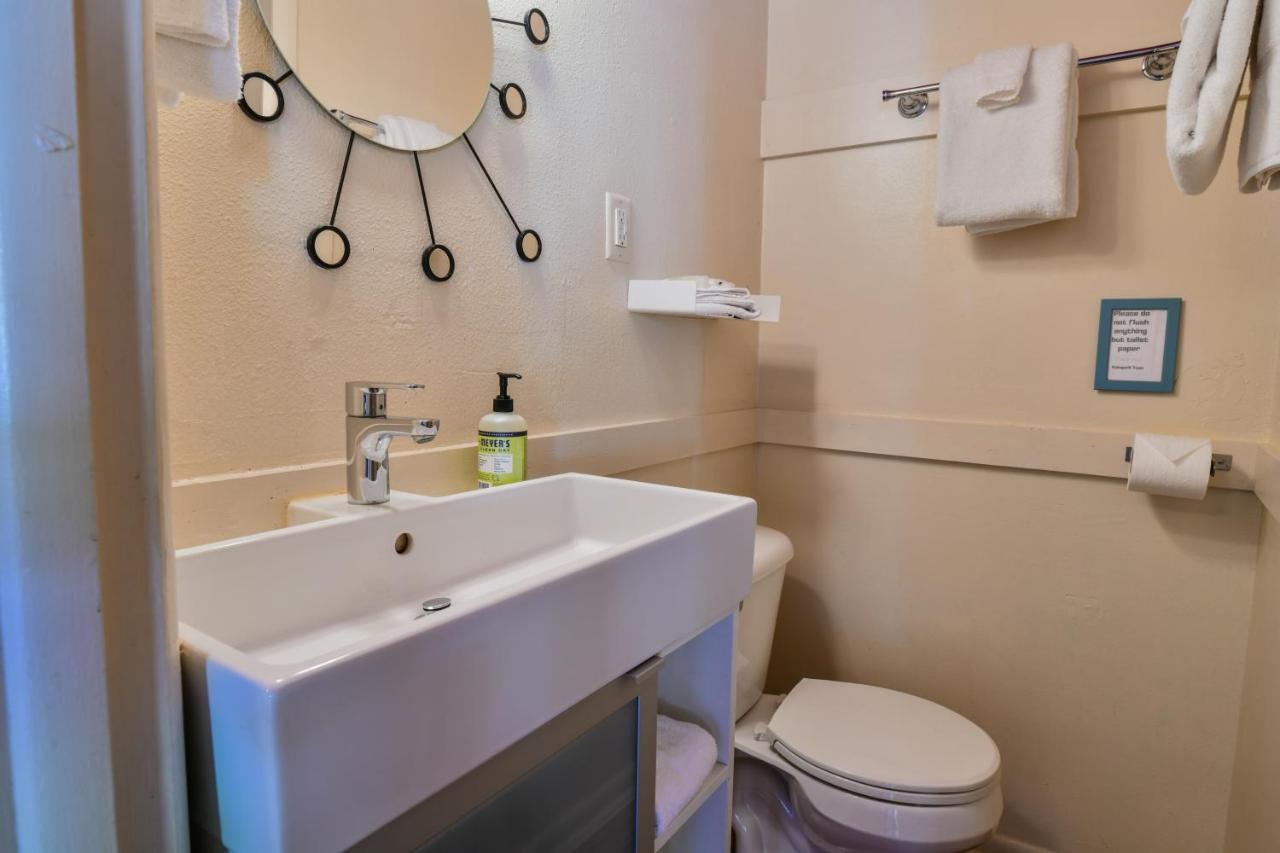 7 - Downtown Location. Studio With Shared Hot Tub. Minutes To Arches N.p. * Moab