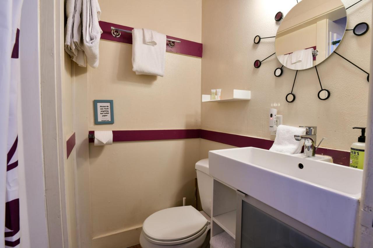 5 - Downtown Location. Studio With Shared Hot Tub. Minutes To Arches N.p.