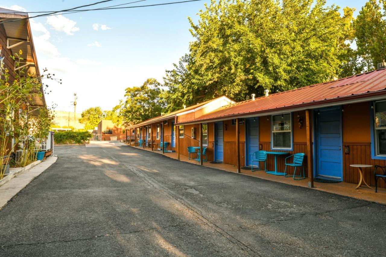 5 - Downtown Location. Studio With Shared Hot Tub. Minutes To Arches N.p. Hotel Moab