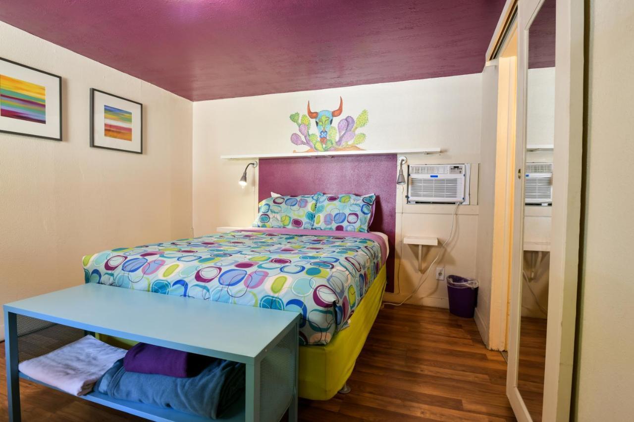 5 - Downtown Location. Studio With Shared Hot Tub. Minutes To Arches N.p. Hotel