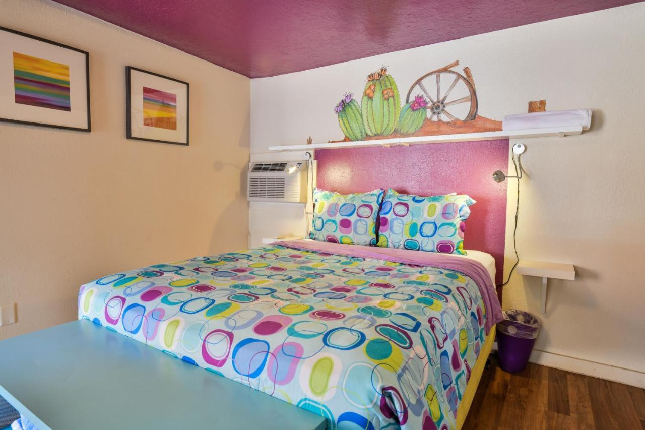 7 - Downtown Location. Studio With Shared Hot Tub. Minutes To Arches N.p. Hotel