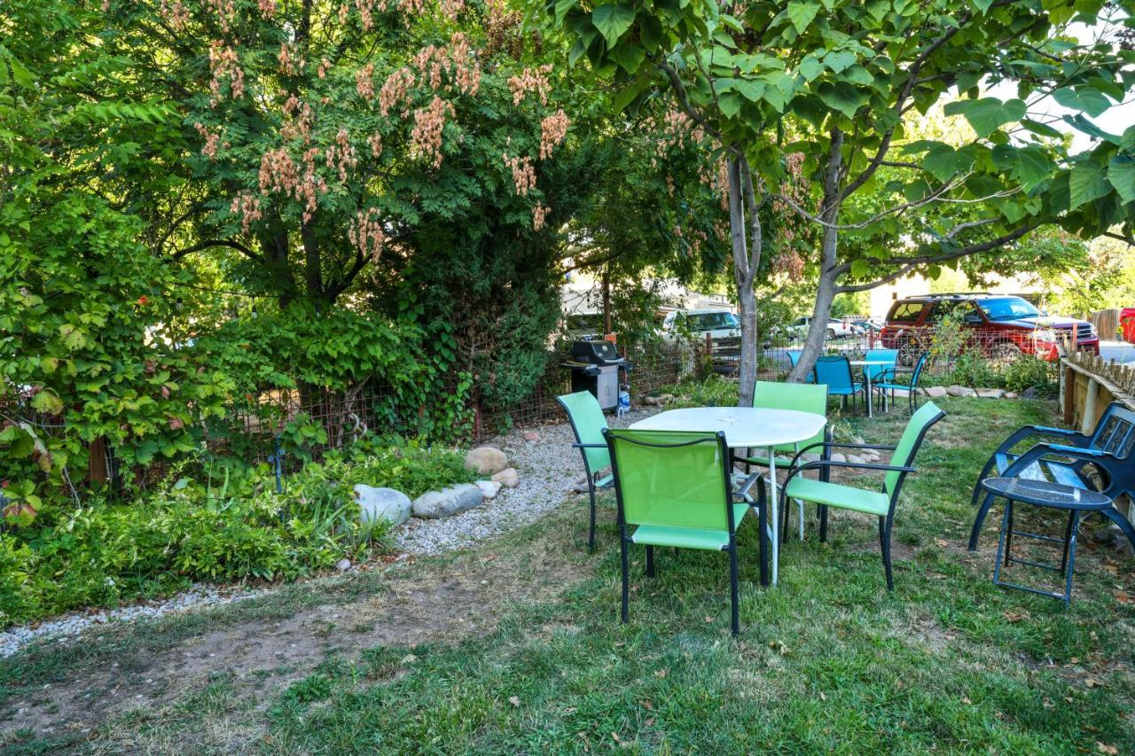 Hotel 5 - Downtown Location. Studio With Shared Hot Tub. Minutes To Arches N.p.