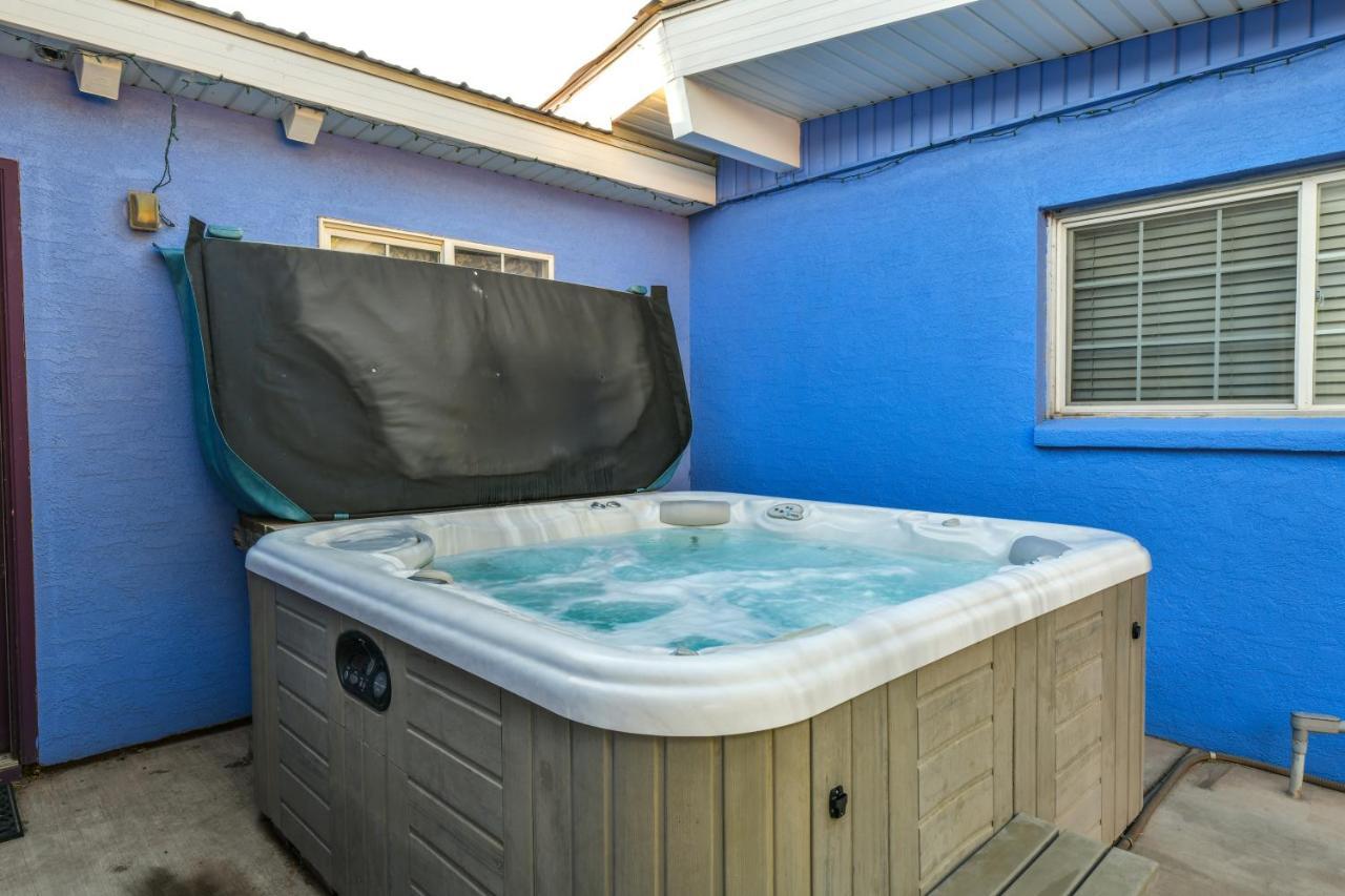 3 - Downtown 1 Bedroom Unit, Sleeps 6 With Shared Hot Tub