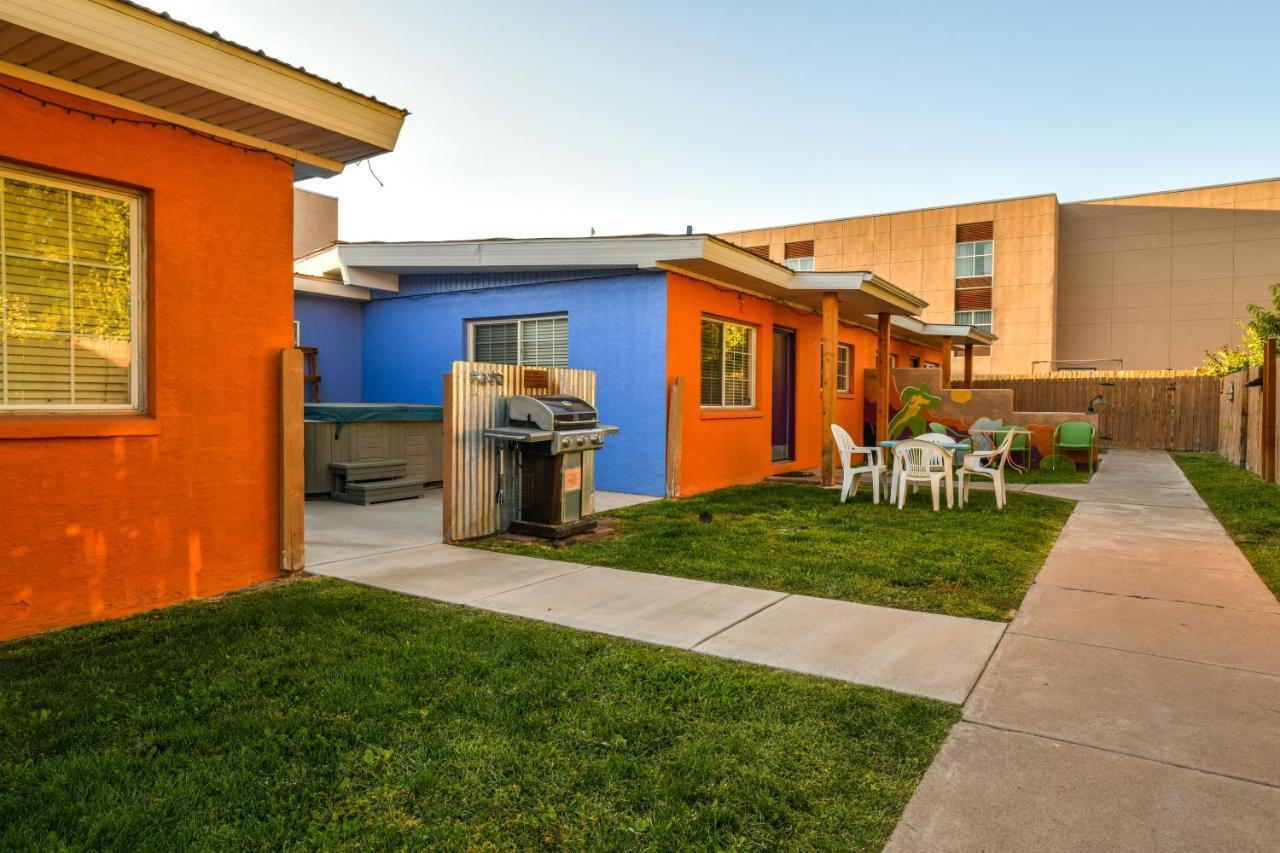 3 - Downtown 1 Bedroom Unit, Sleeps 6 With Shared Hot Tub Holiday home Moab