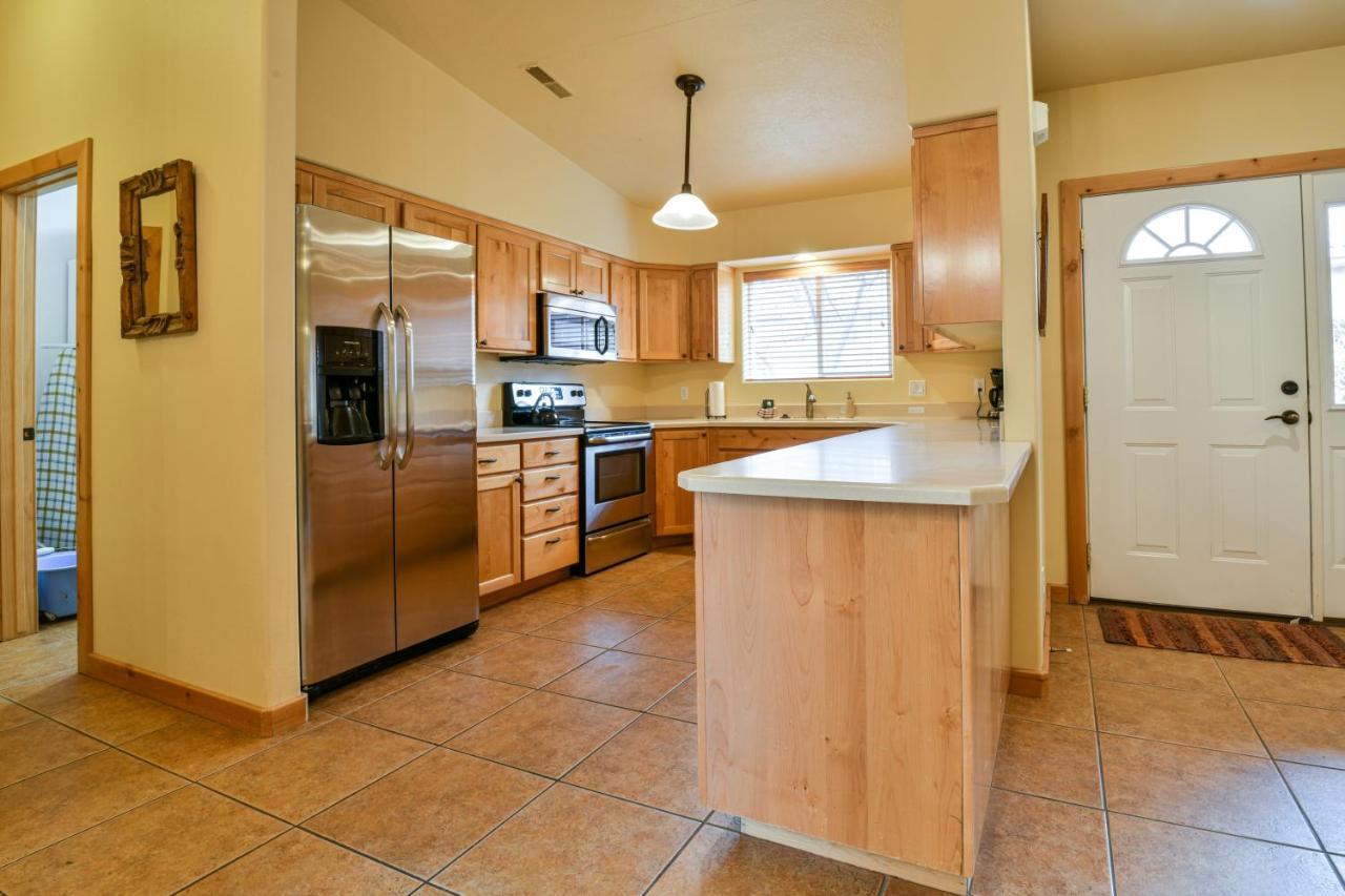 Holiday home Cw343 - Great Downtown Location With A Private Hot Tub *