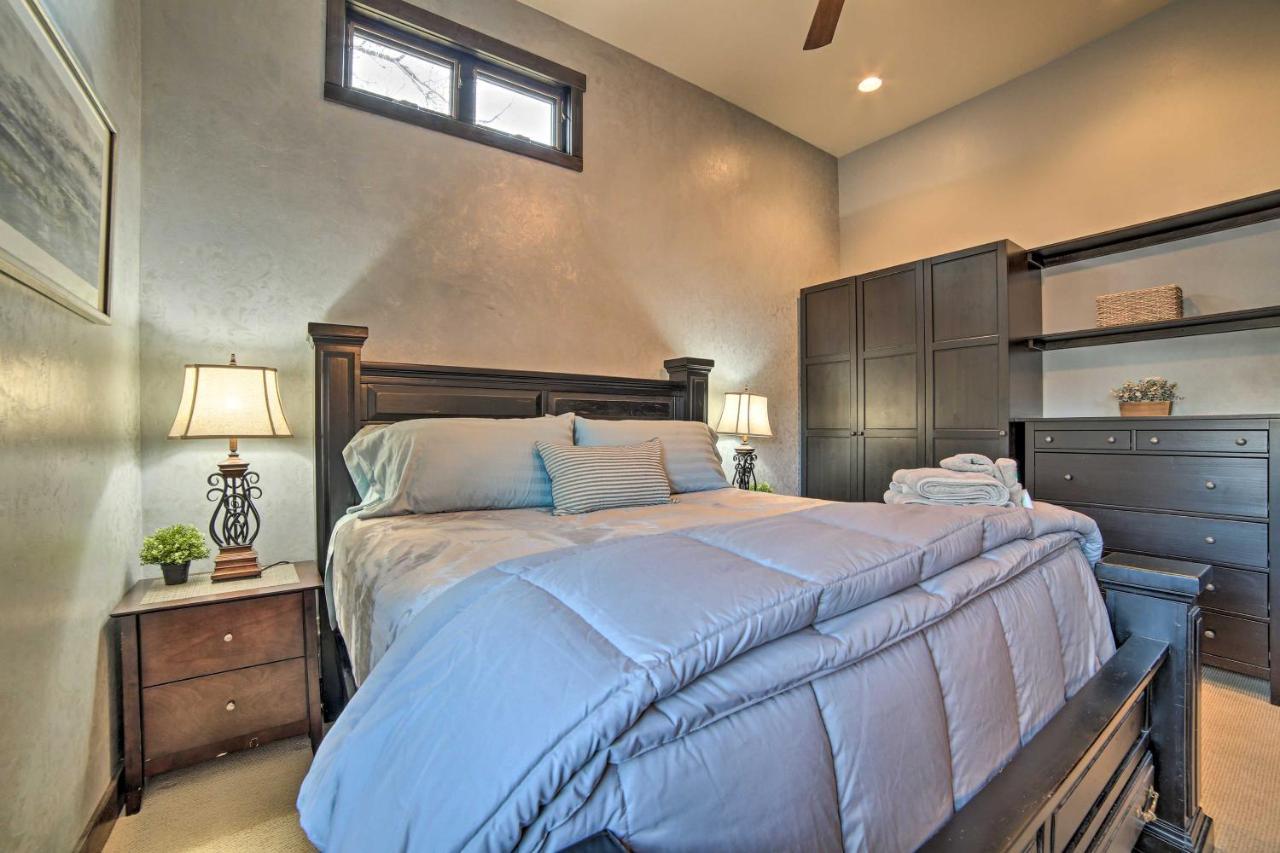 Holiday home Getaway With Ample Parking, Walk To Main Street *