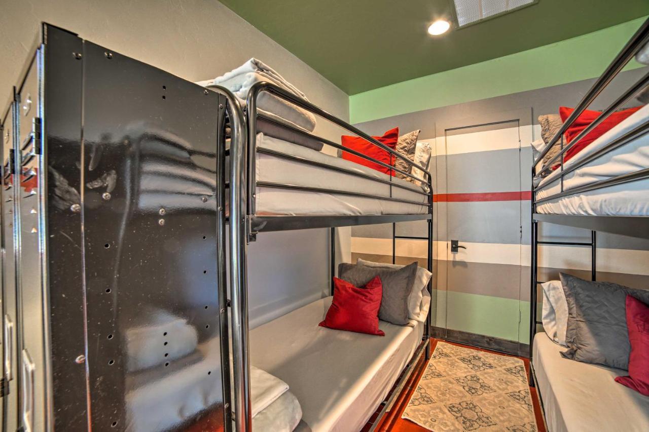 Holiday home Getaway With Ample Parking, Walk To Main Street *
