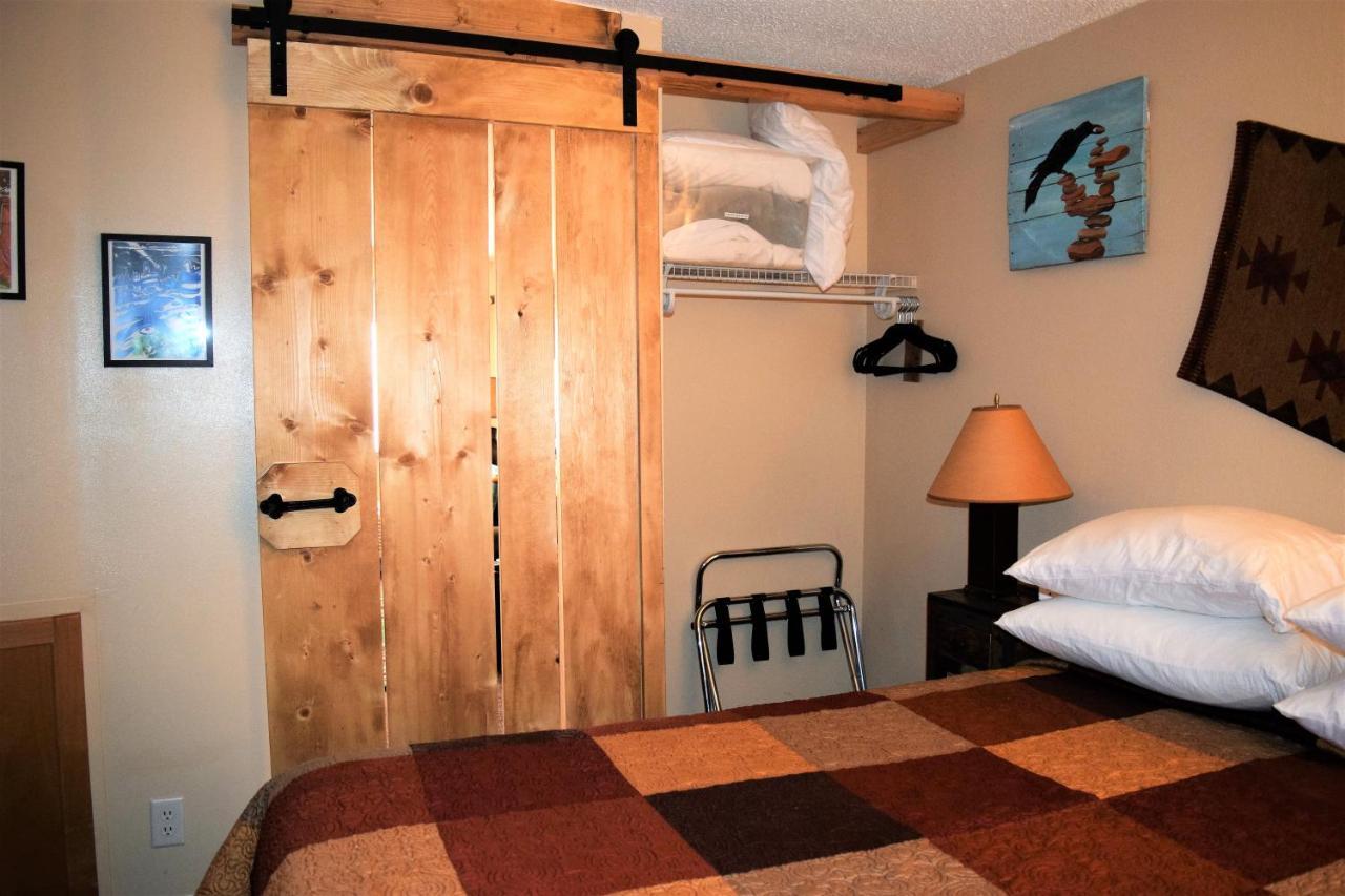 St Danes Pinyon Pine Cabin Guest house Moab