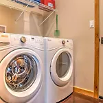 Modern Moab Townhome With Private Hot Tub And Patio!