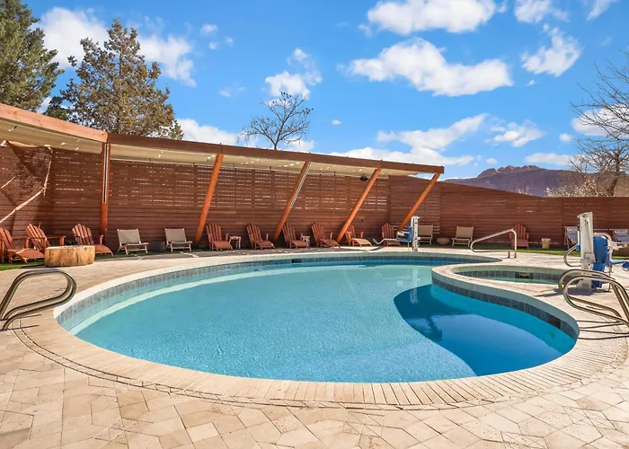 Wolfe\'S Moab, Adult Only Hotel
