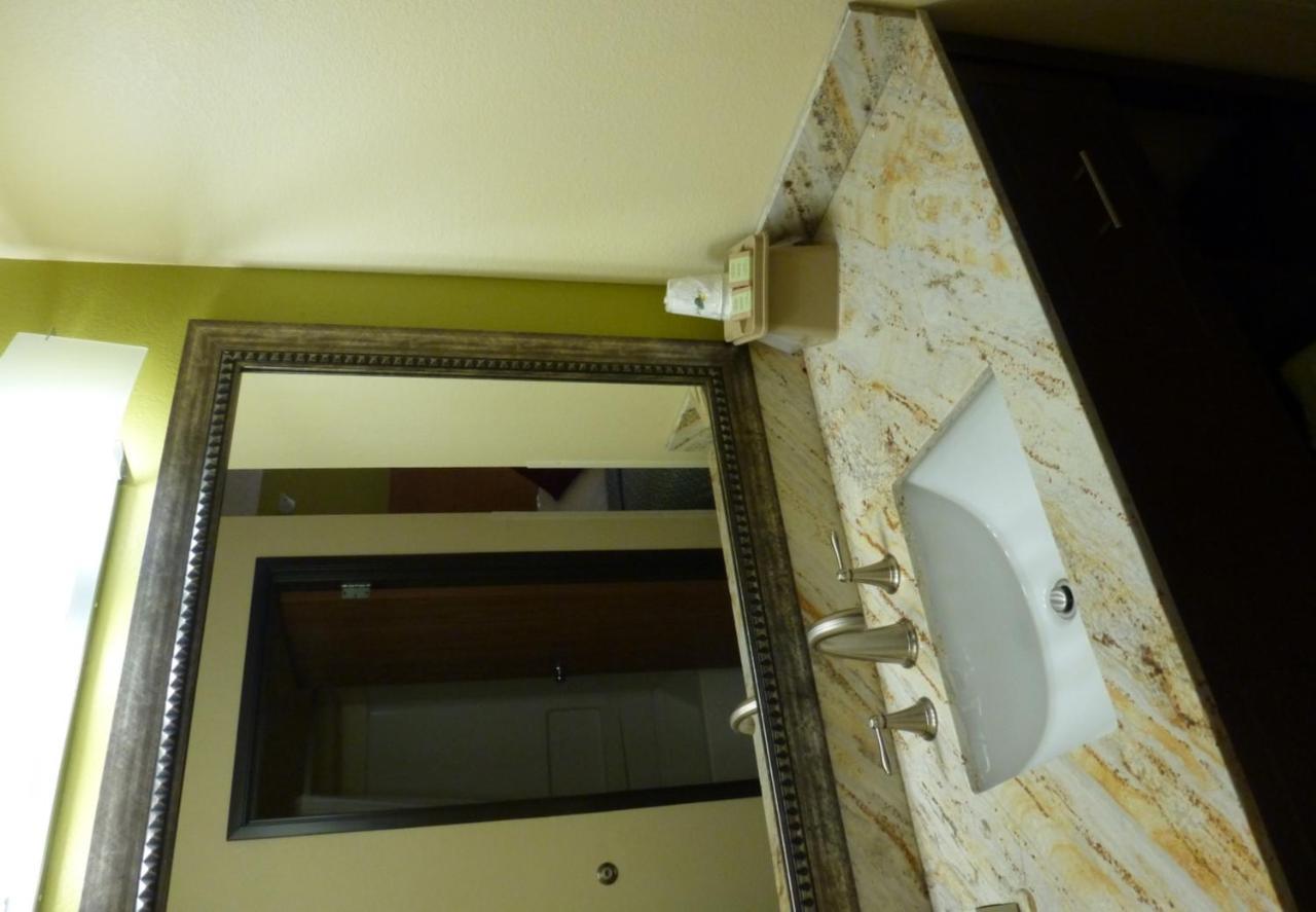 Super 8 By Wyndham Motel 2*