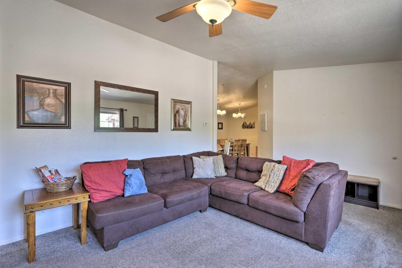 Holiday home Rustic Retreat Townhome With Grill And Fire Pit *