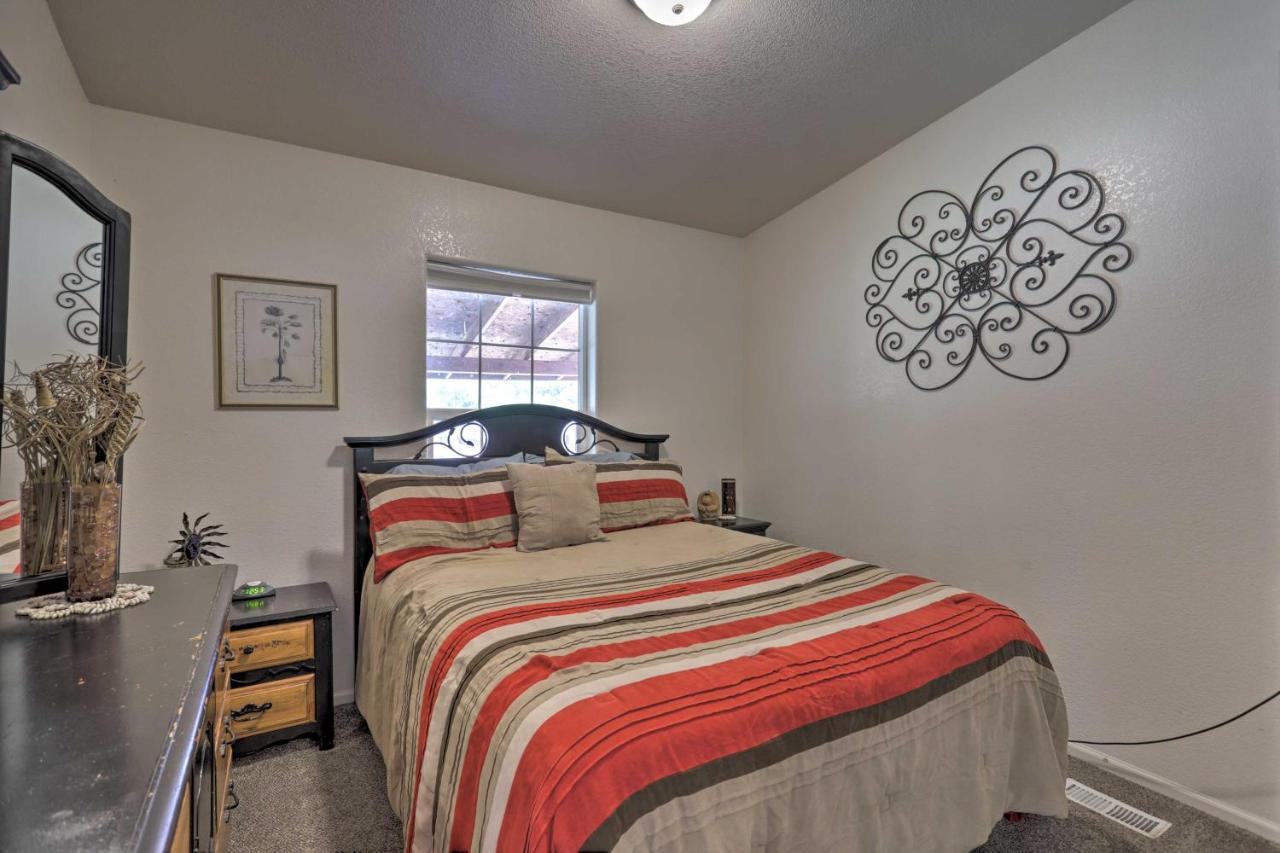 Rustic Retreat Townhome With Grill And Fire Pit Holiday home *