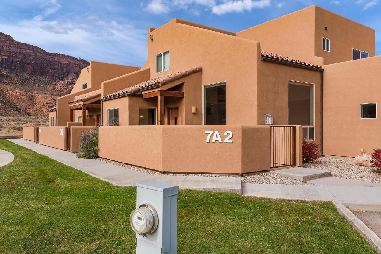 Rim Village Vista Unit 7 A2 3 *