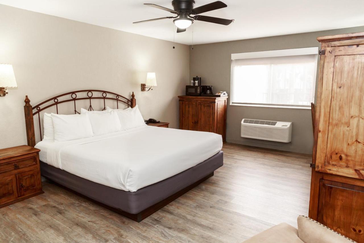 Aarchway Hotel 3*