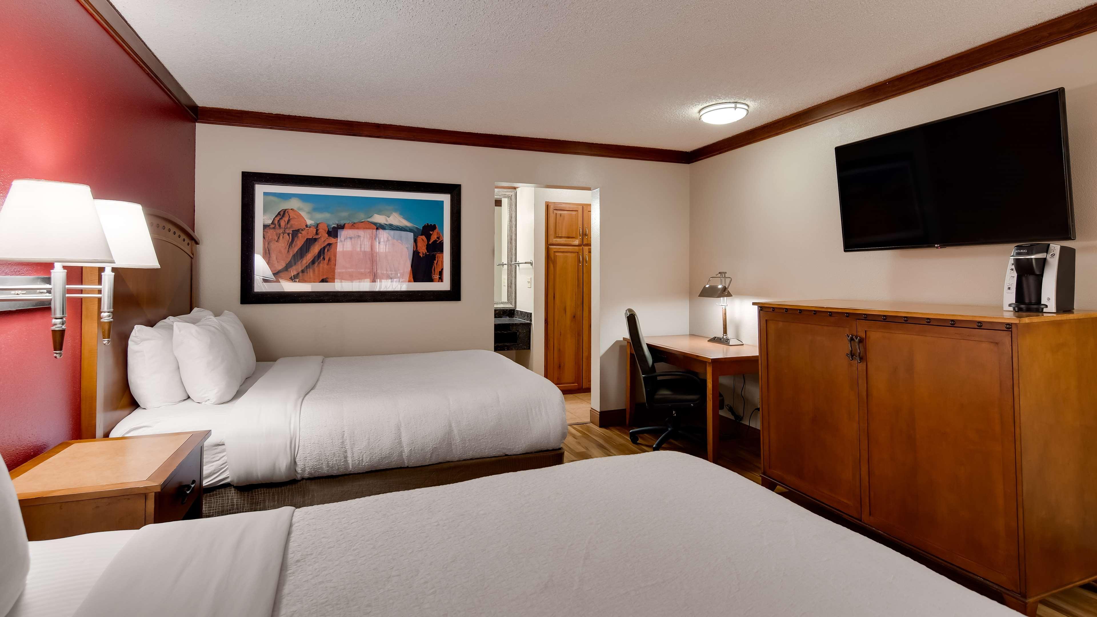 Western Greenwell Hotel 3*