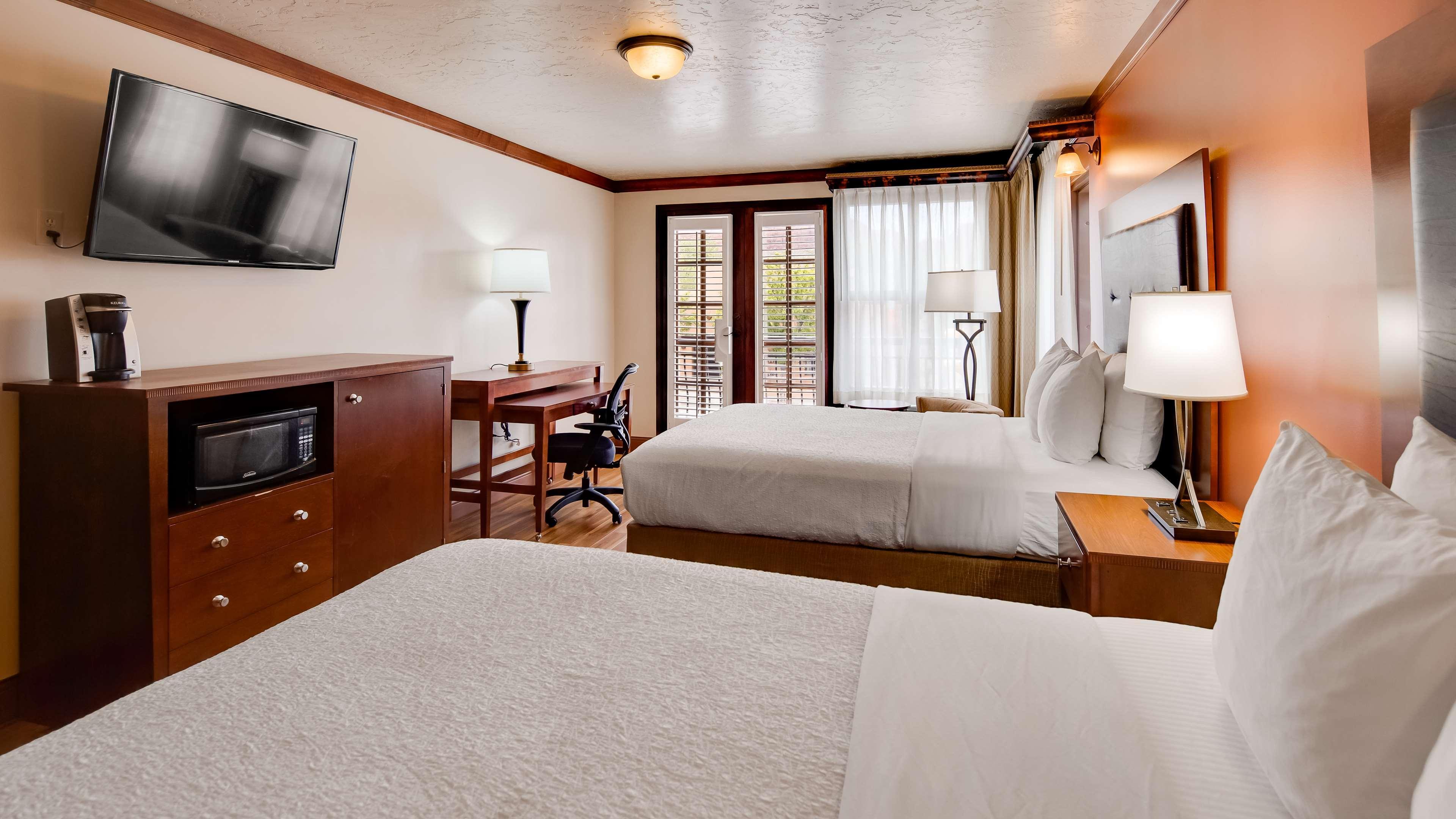 Western Greenwell Hotel 3*