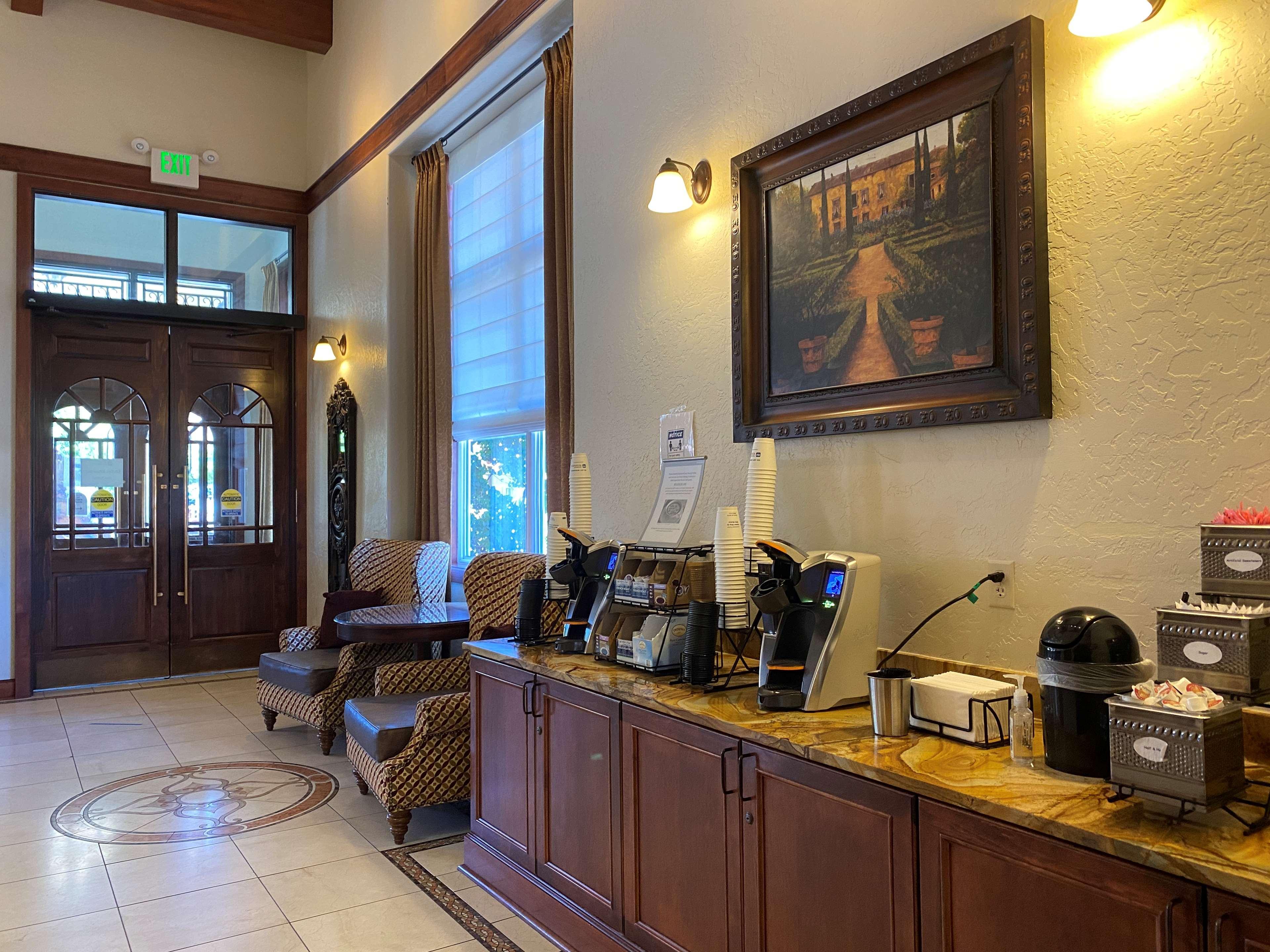 Western Greenwell Hotel 3*