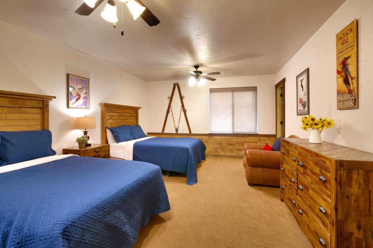 Hideout At The Rim Bed & Breakfast *