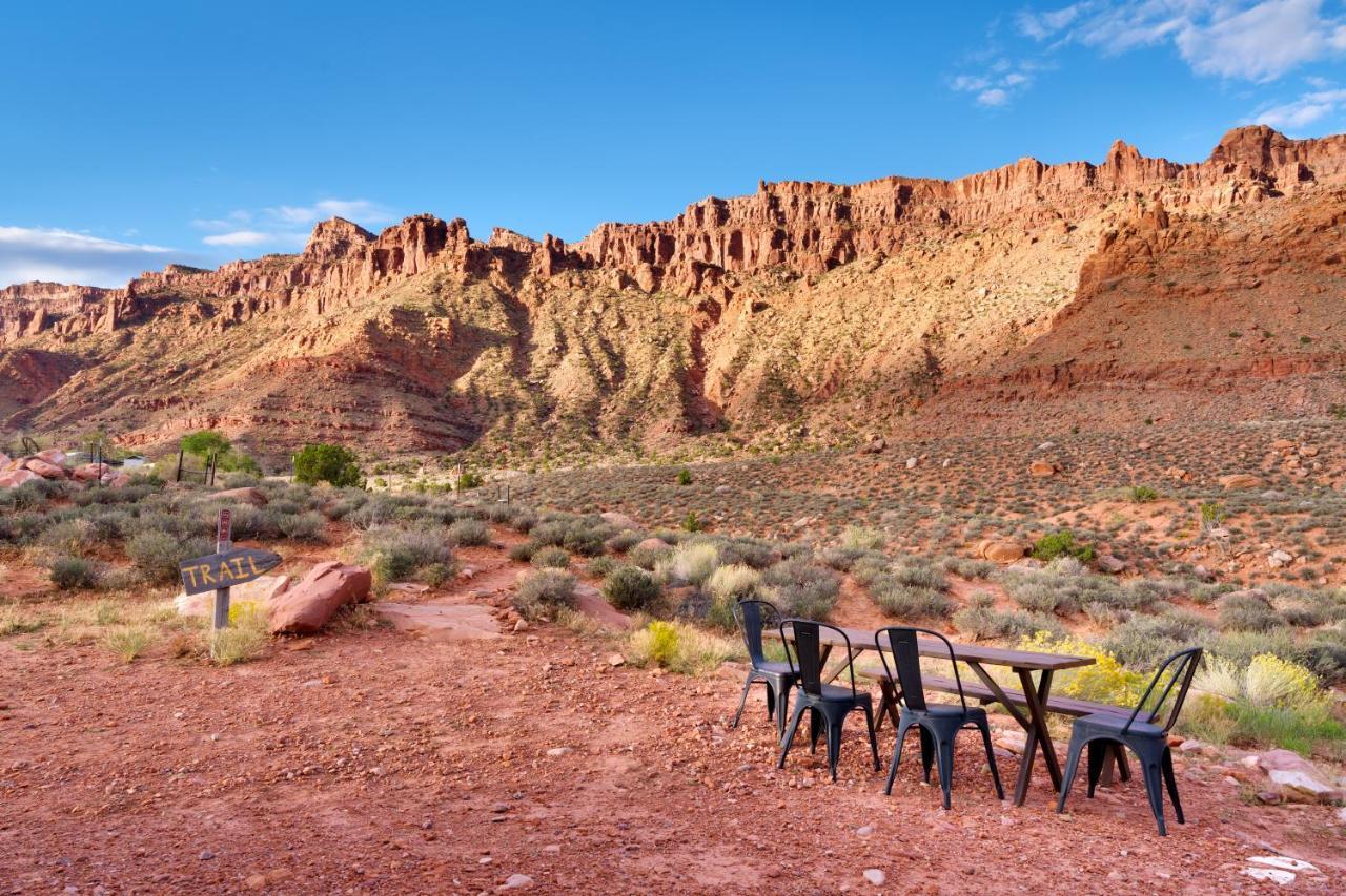 Hideout At The Rim *
