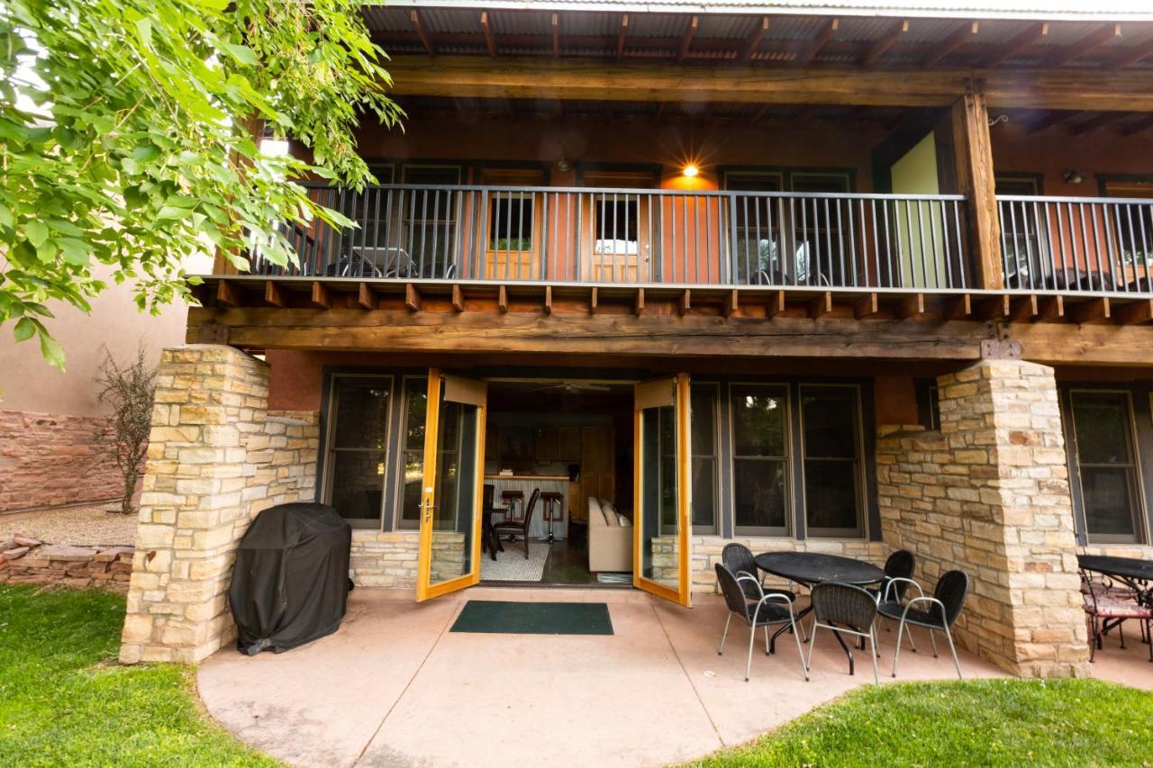 Springs Ranch Hotel