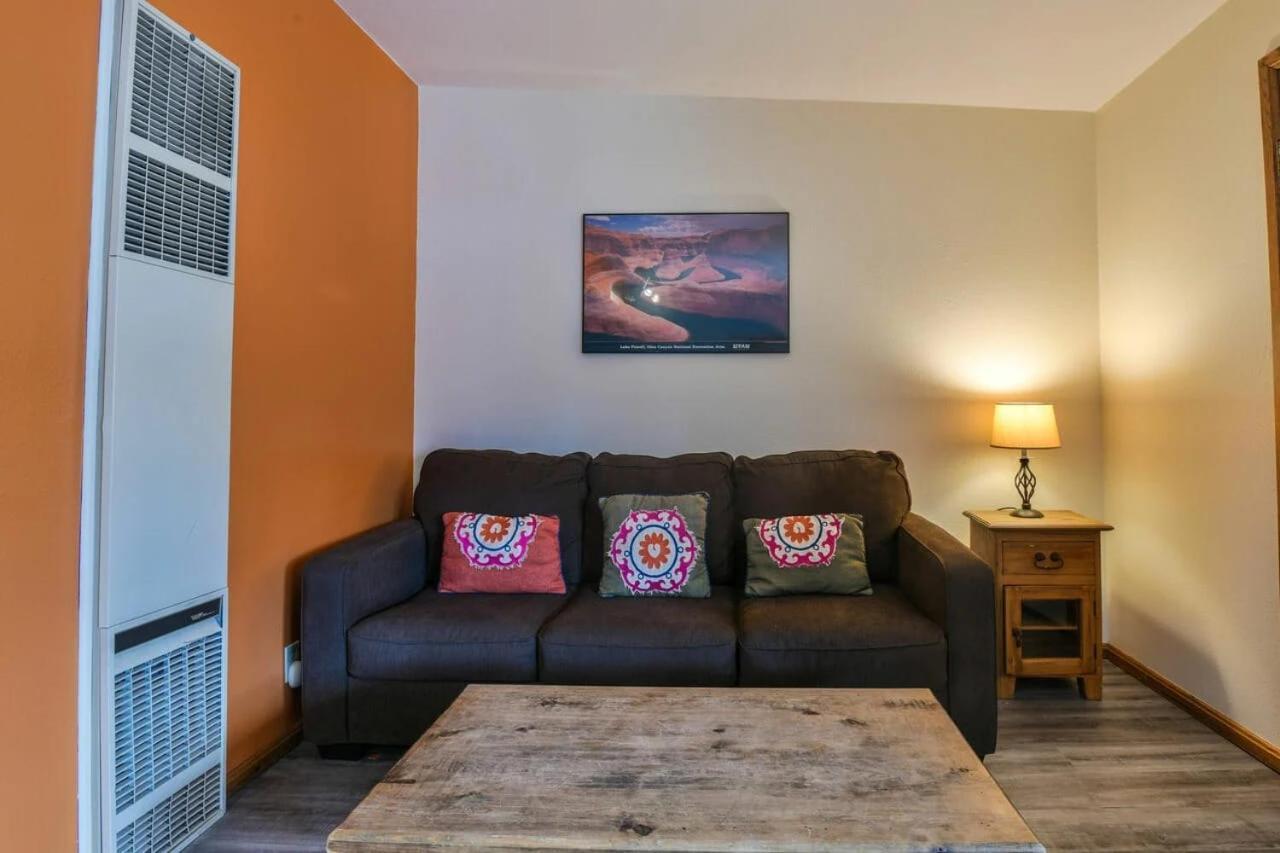 Cozy Adventure Pad Near Downtown - Rose Tree 2 *